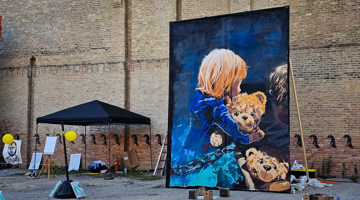 Hostage Square — SPINE B7 mural, photo 1